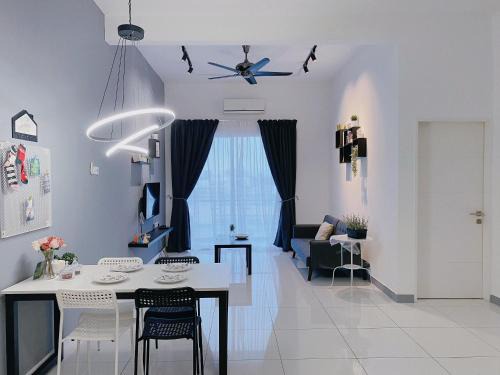 Bandar Puchong Jaya Apartment | Convenient Stay at Beverly Puchong, Steps from IOI Mall