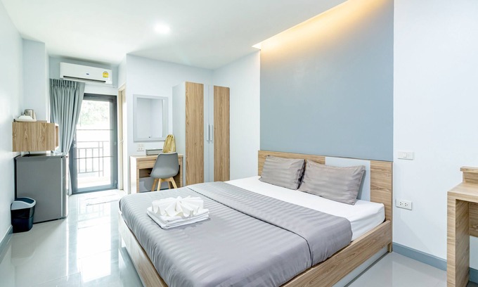 Bang Phlat Hotel | Be Wish Residence: Guest Rated 10/10 with Family Amenities