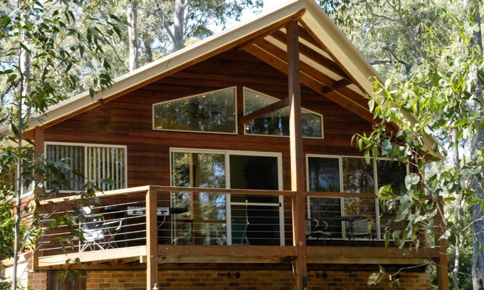 Bewong Cabin | Serene Bewong River Retreat: 4-Star Getaway with Kitchen