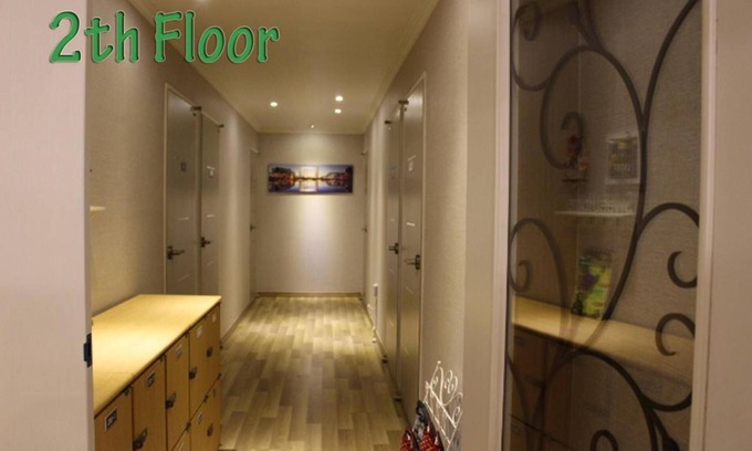 Suyeong-Gu House | Budget-Friendly Bexco Hostel with Breakfast & Family Amenities