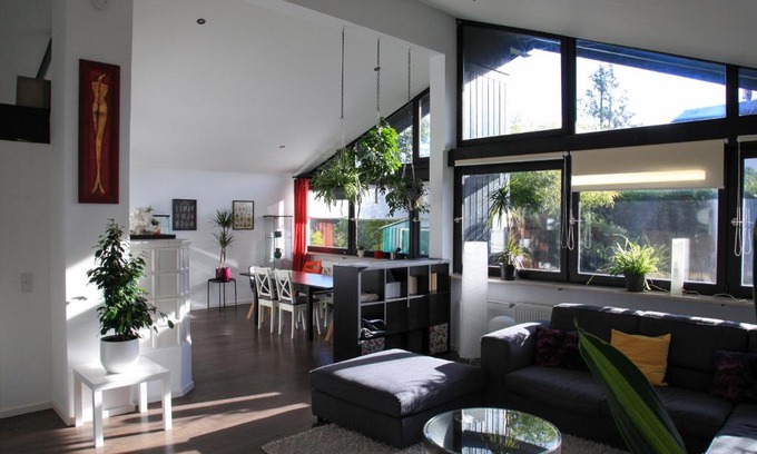Gauting Apartment | Cozy Bungalow Near S-Bahn in Fünfseenland - Family-Friendly
