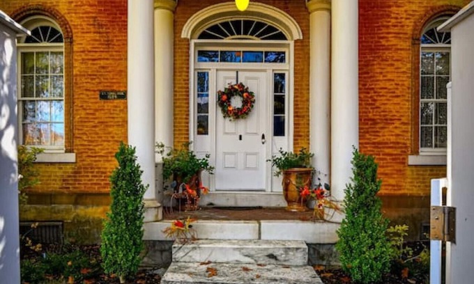 Jacksonville House | Historic BF Dowell House: Guest Rated 9.8 with Family Amenities