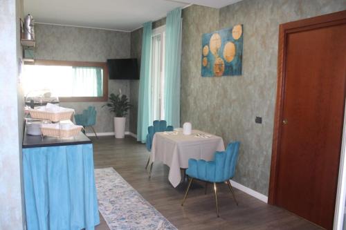 Mazzo House | BF SUITE Foresteria Bellusci