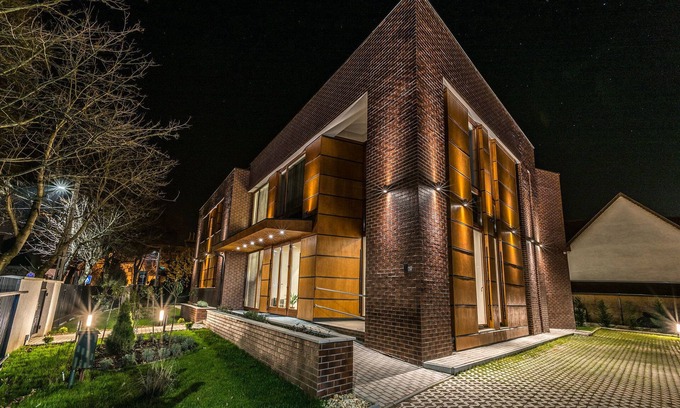 Debrecen Hotel | Discover BH Kristály: Spa Retreat with Top Guest Ratings