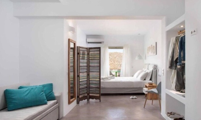 Naxos House | Pet-Friendly Comfort at C- Naxos with Breakfast Included