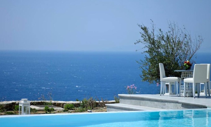Faros Armenistis Villa | Villa Mykonos: Pet-Friendly Retreat with Breakfast Included