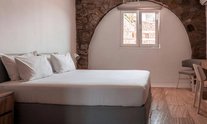 Elia Apartment | Pet-Friendly Suite Mykonos with Breakfast & Family Options