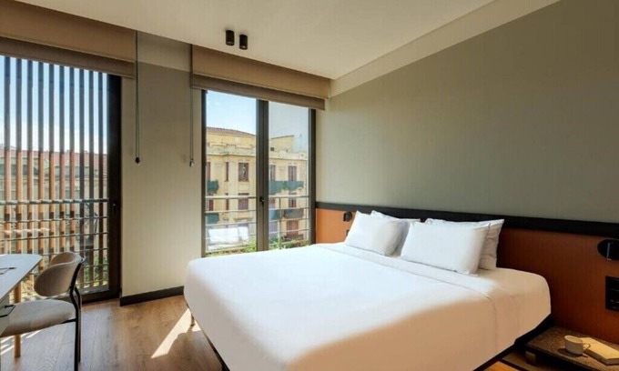 Thessaloniki City Centre Hotel | Cozy Room in Thessaloniki with Kitchen & Breakfast Included
