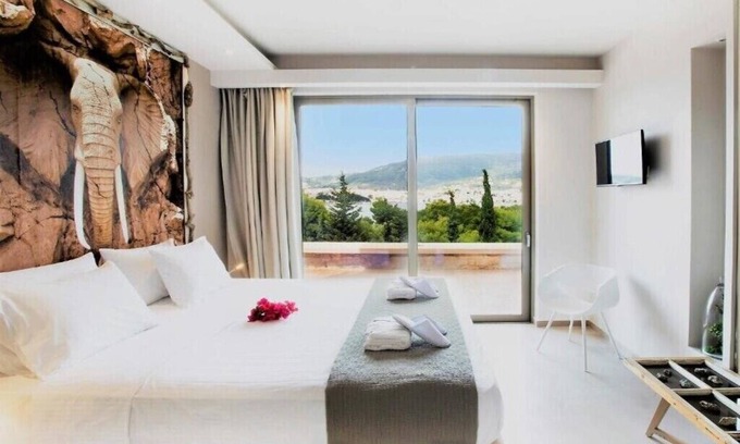 Punta Apartment | Ocean View Room in Skiathos with Kitchen & Breakfast