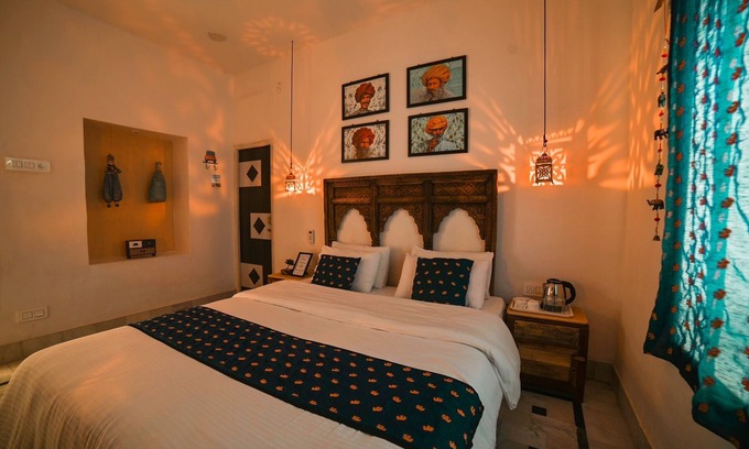 Amar Sagar Pol House | Enjoy Lake Views at Bhimkothi Boutique Homestay