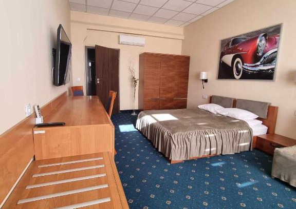 Bilgoraj Apartment | Family-Friendly Biłgoraj Aparthotel with Kitchen Access