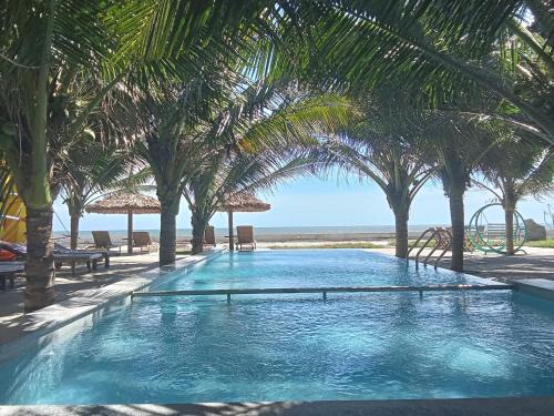 Phan Thiet Resort | Beachfront Biển Ngọc Homstay with Ocean Views & Pool