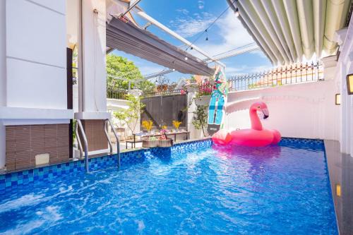 Thang Tam Villa | Elegant Villa Hồ Bơi Long Cung with Private Beach Access