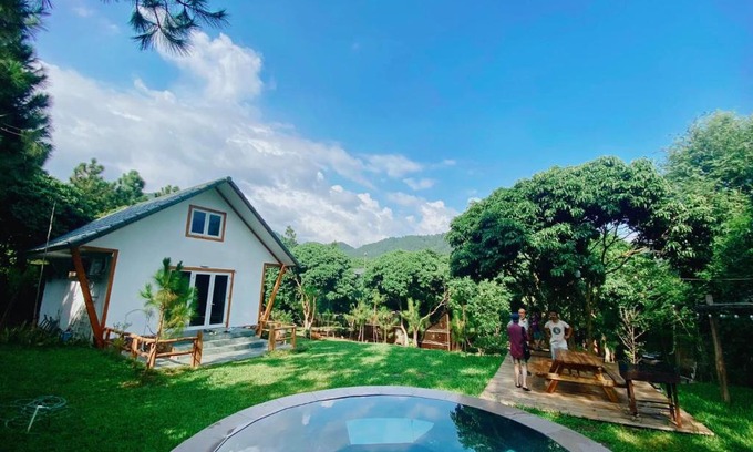 Soc Son Villa | Beautiful Biệt Thự Con Công Mini with Oceanfront Views
