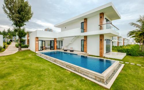 Long Hai House | Discover Saint Simeon Resort Villa with Oceanfront Views
