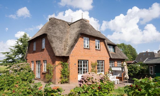 Wrixum House | Pet and Child Friendly Getaway at Bi de Marsch Hotel