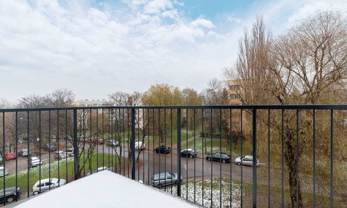 Wola Duchacka Apartment | Pet-Friendly Retreat at Białoruska 41 with Breakfast Included