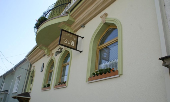 Sopron House | Oceanfront Bianco: Guest Rated 8.9, Family-Friendly Retreat