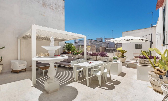 Trepuzzi House | Explore 3610 Bianco Liberty: Pet-Friendly & Family Ready