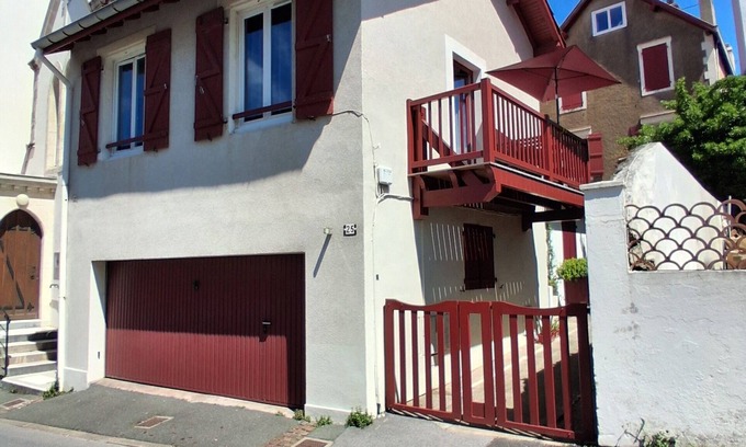 Biarritz City Centre Apartment | Downtown Biarritz Les Halles Apartment, Steps from the Beach