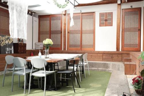 Sajik-dong House | Unique Bibimbap Hanok Guesthouse near Gyeongbokgung