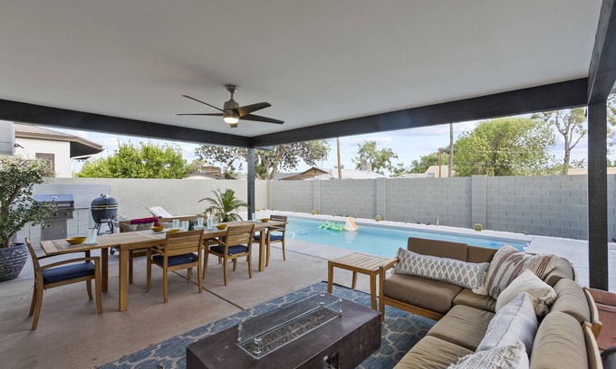 Arcadia Lite Apartment | Relax at Bichitos Playground: Heated Pool & Spa Retreat