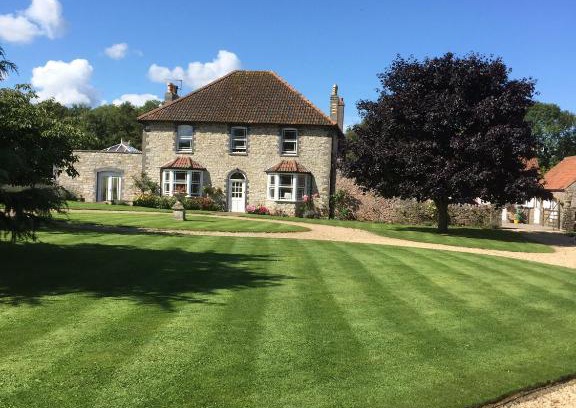 Compton Martin House | Pet Friendly Stay at Bickfield Annexe - 9.4/10 Rating