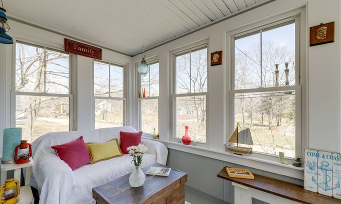 Biddeford Pool House | Biddeford Vacation Home Rental < 1 Mi to Beach!