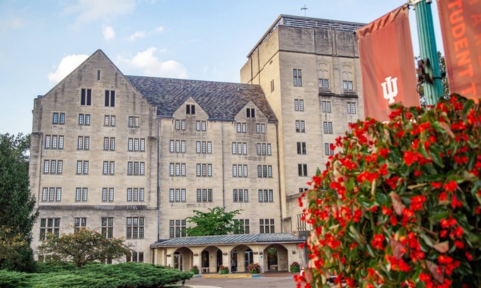 Bloomington Hotel | Discover Biddle Hotel: Top-Rated Stay with Pool & Dining