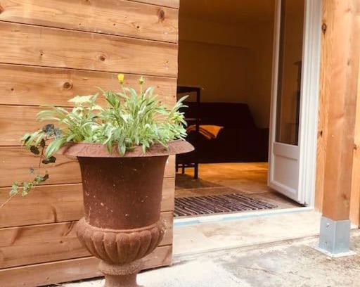 Pieusse Apartment | Discover Comfort at 'À l’ombre du figuier' Hotel