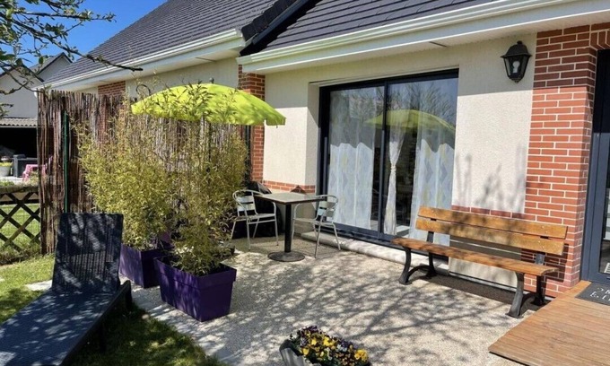 Octeville-sur-Mer House | Oceanfront Escape at Bienvenue Chez les Biquettes