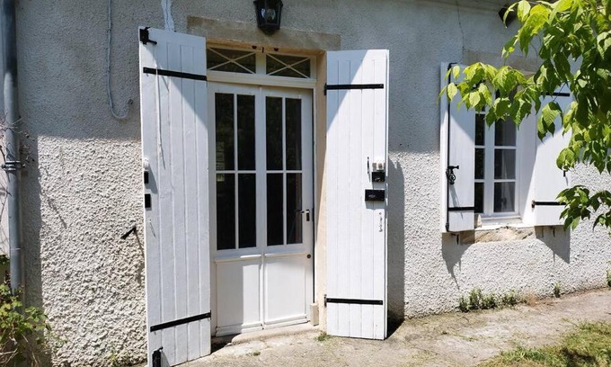 Villandraut House | Discover Sud Gironde: Family-Friendly Retreat Awaits