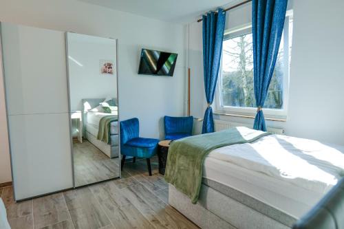 Gross Buchholz Apartment | Family-Friendly 3 Bedrooms Apartment with Breakfast Included