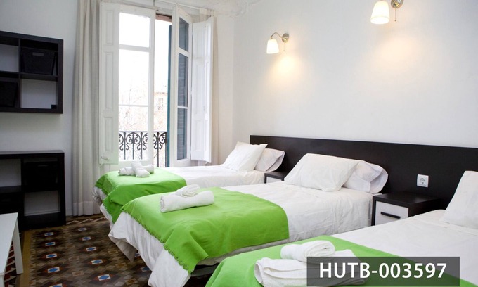 Sant Antoni Apartment | Discover Big Apartment Barcelona Gran Via with Spa Amenities