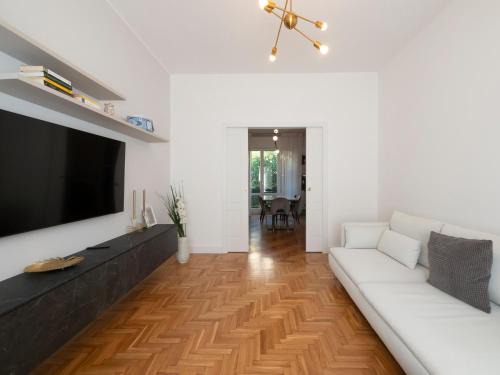 Stadera Apartment | Family-Friendly Apartment near Bocconi and IEO