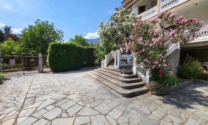 Bussoleno Apartment | Spacious Apartment for 9 with Oceanfront Views & Courtyard