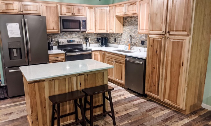 Voss House | Premier Big Bass Bungalow with Lake View & Pet-Friendly