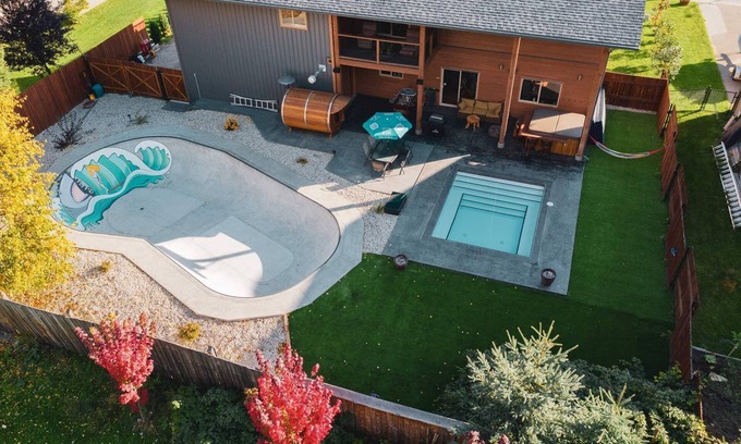 Revelstoke House | Experience Big Bear Chalet: Spa, Pool & 9.8 Guest Rating
