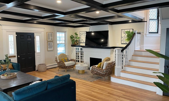 Atlantic City House | Spacious Beach House - Perfect for Groups, Rated 10/10