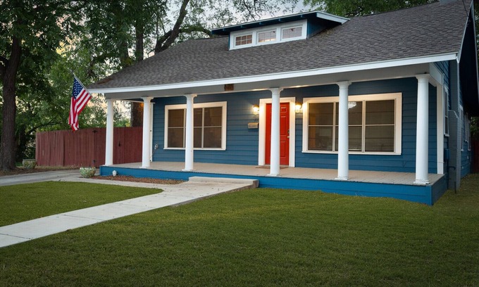 Tobin Hill House | Discover Big Blue Casita Near Downtown & Pearl Brewery