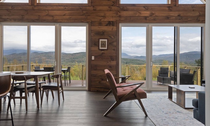 Thornton House | Experience Big Blue Chalet: A Mountain View Retreat