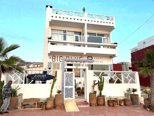 Imsouane Hotel | Seaside Retreat at BIG BLUE Guest House - Pet Friendly & Beachfront