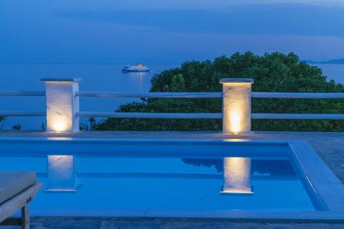 Tinos Town Apartment | Inviting Big Blue Suites & Apartments with Ocean Views