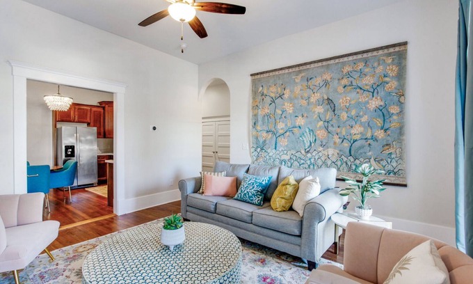 Metropolitan Apartment | Bright Escape: Big and Beautiful by Forsyth Park