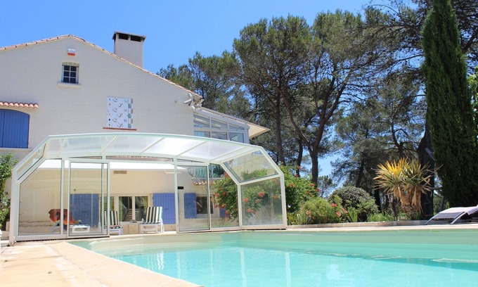 Caveirac Villa | Spacious Villa for 12 with Pool Near Nîmes - Guest Rated 10/10