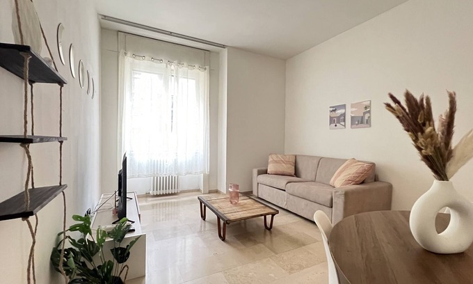 Porta Vittoria Apartment | Explore BIG Downtown 5 Giornate: Family-Friendly Retreat