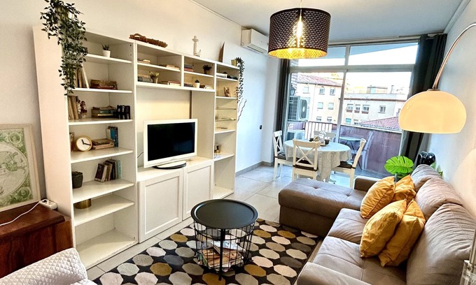 Navas Apartment | Quiet Retreat in La Sagrera with Pet-Friendly Amenities