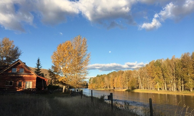 Twin Bridges House | Serene Big Hole River Fishing Cabin with Spa & Ocean View