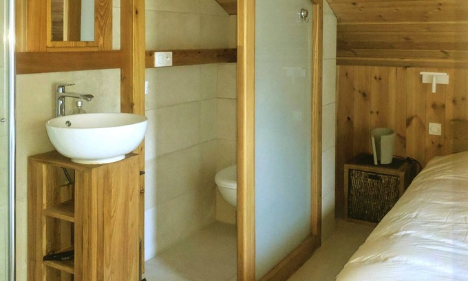 Saint-Jean-de-Maurienne House | Inviting Big House Chalet with Garden and Pool Access