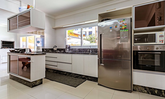 Governador Celso Ramos House | Guest Rated: 10/10 Big House with Pool & Spa Amenities